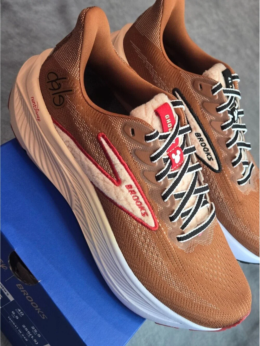 Brooks x runDisney Ghost 17 Chip 'n Dale (1205411B248) Women's 8.5 BRAND NEW
